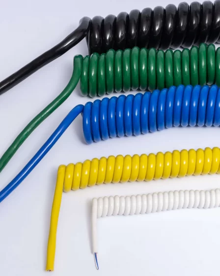 Cabo em espiral sob medida: quando investir em uma solução personalizada